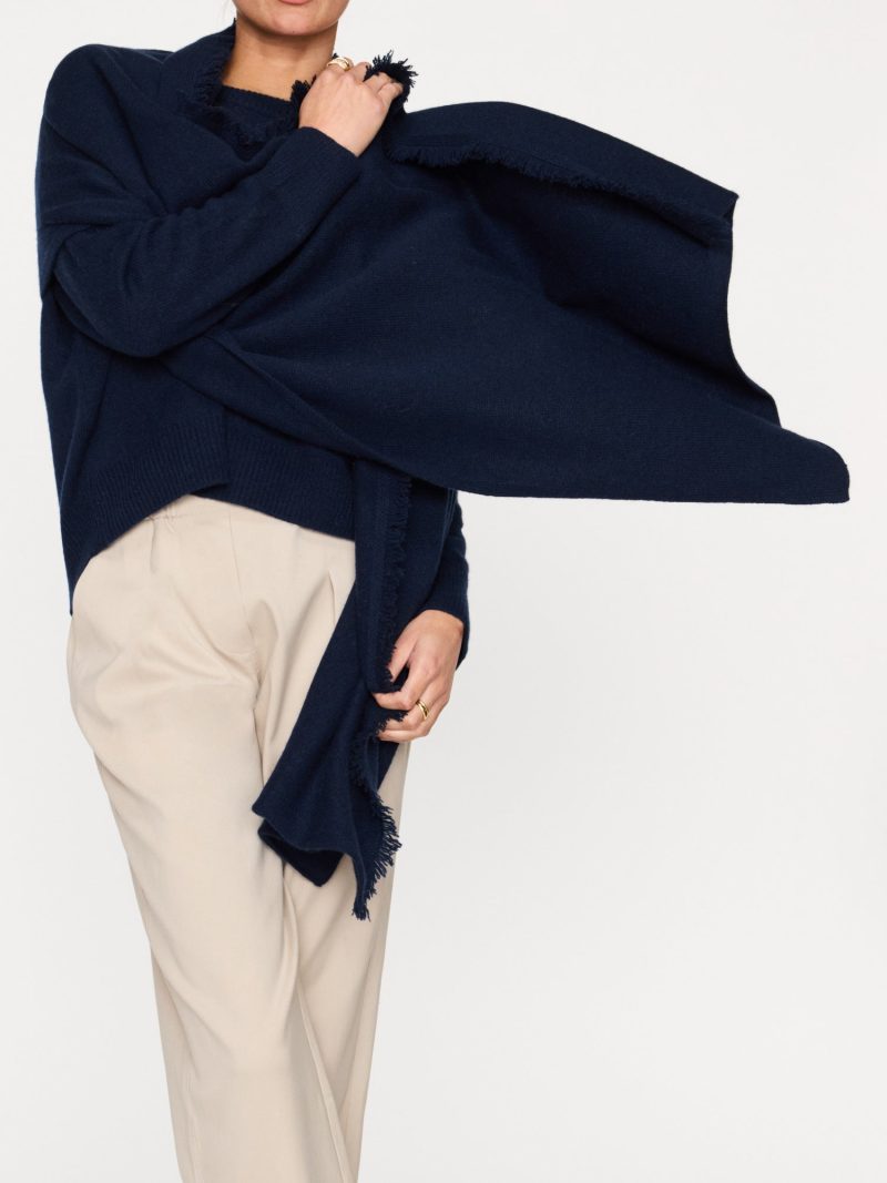 Cashmere Wrap Navy 2